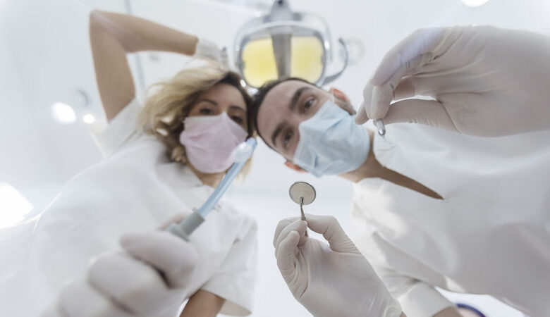 Πώς βρίσκουν οι οδοντίατροι κοιλότητες;